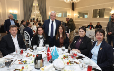 Nilüfer Ailesi İftarda